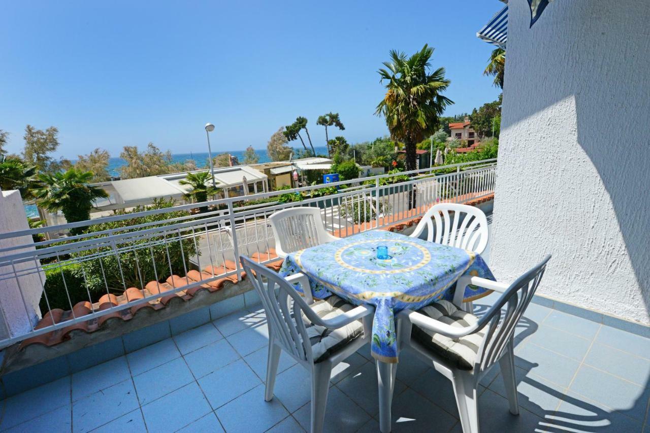 Beautiful Apartments First Row To The Sea Poreč Exterior foto